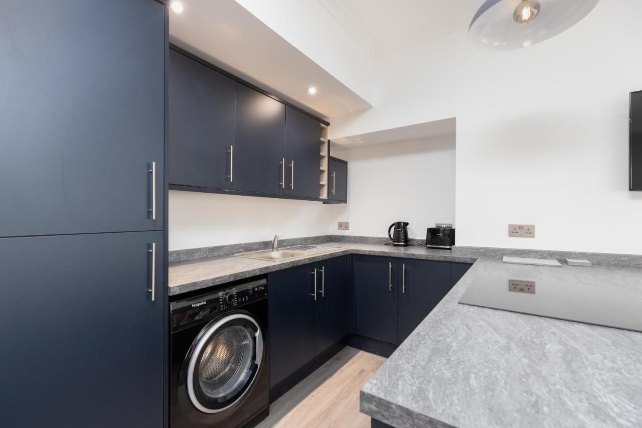 City Centre 2 Bedroom Flat With On Site Parking Perth Bagian luar foto