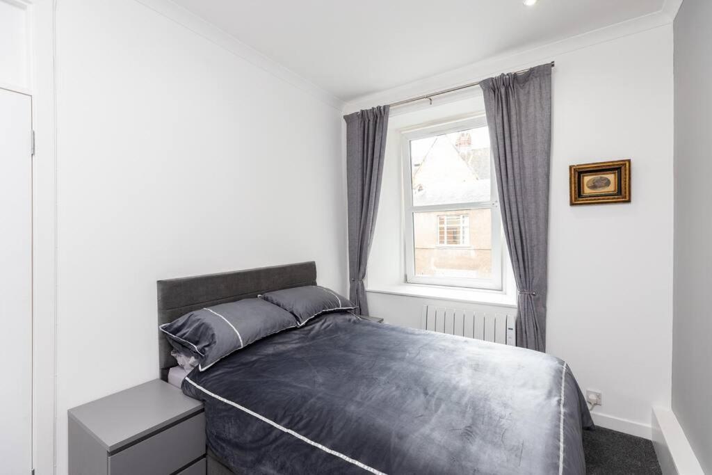 City Centre 2 Bedroom Flat With On Site Parking Perth Bagian luar foto